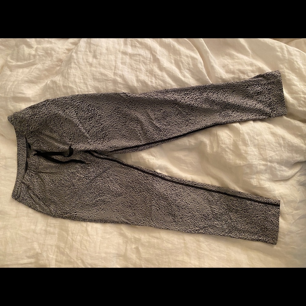 Lululemon On The Fly Pants, Sz 2